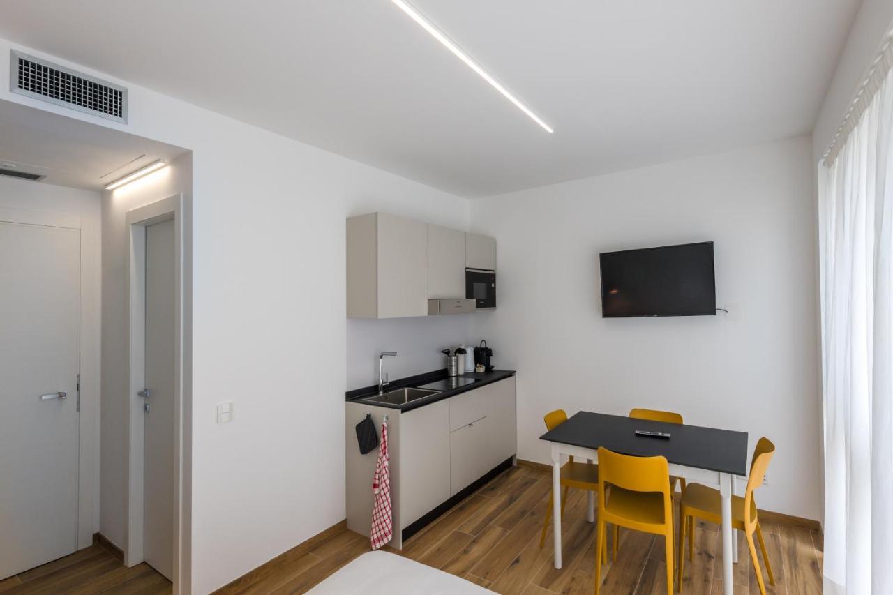Modern Studios Мендризио Экстерьер фото