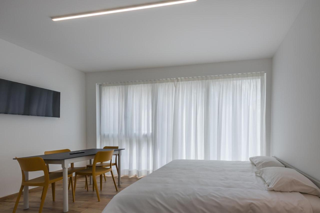 Modern Studios Мендризио Экстерьер фото
